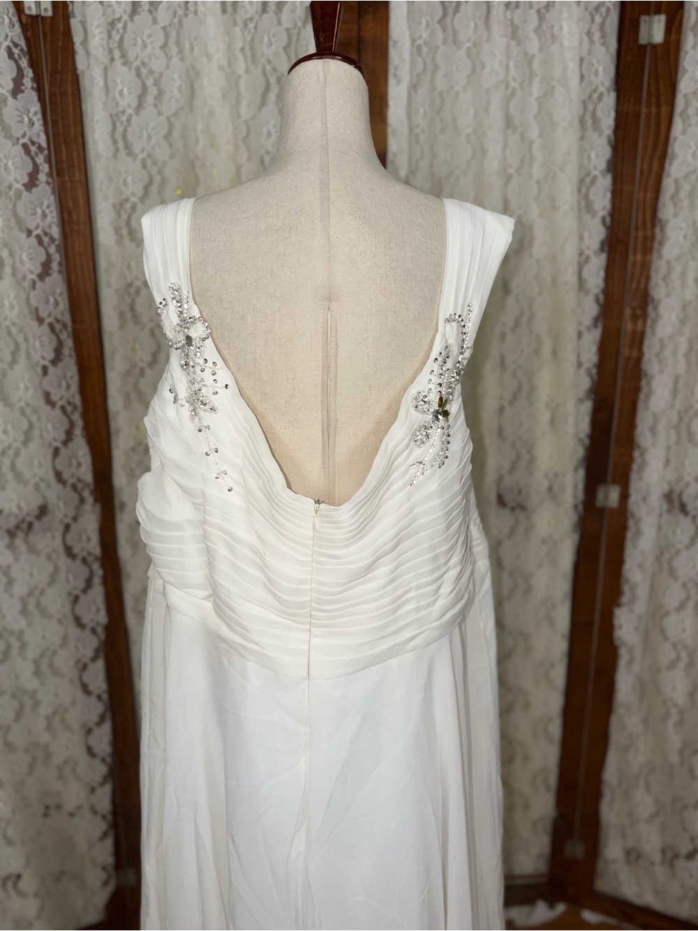 Pretty Cocomelody White Chiffon Wedding Gown - Picture 6 of 7